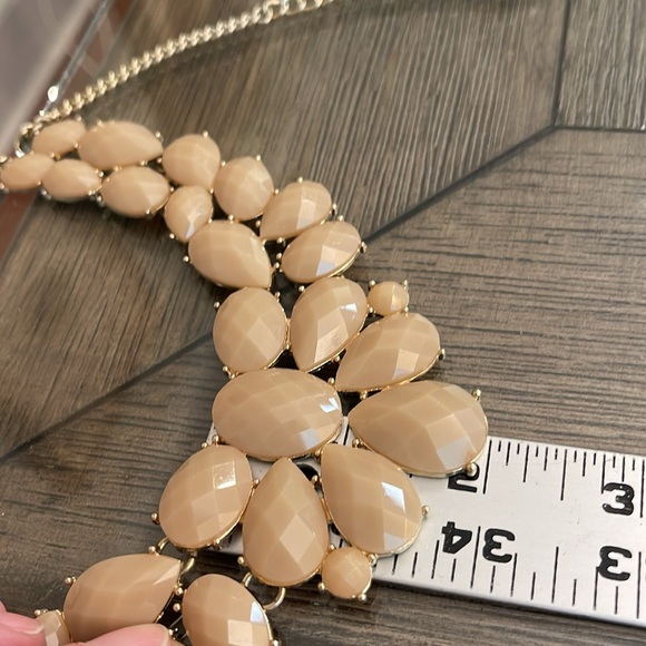 Boutique Style Taupe - Tan Gem Statement Necklace - Picture 12 of 16